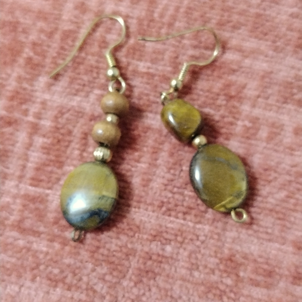 Costume jewelry tiger eye earrings